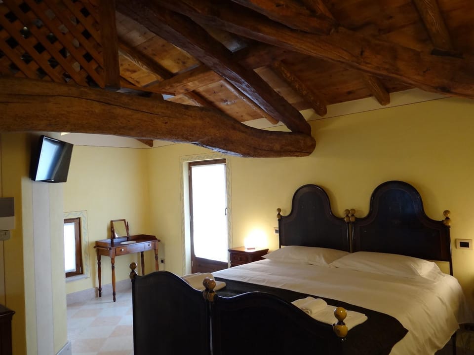 Day, Photo of the whole room