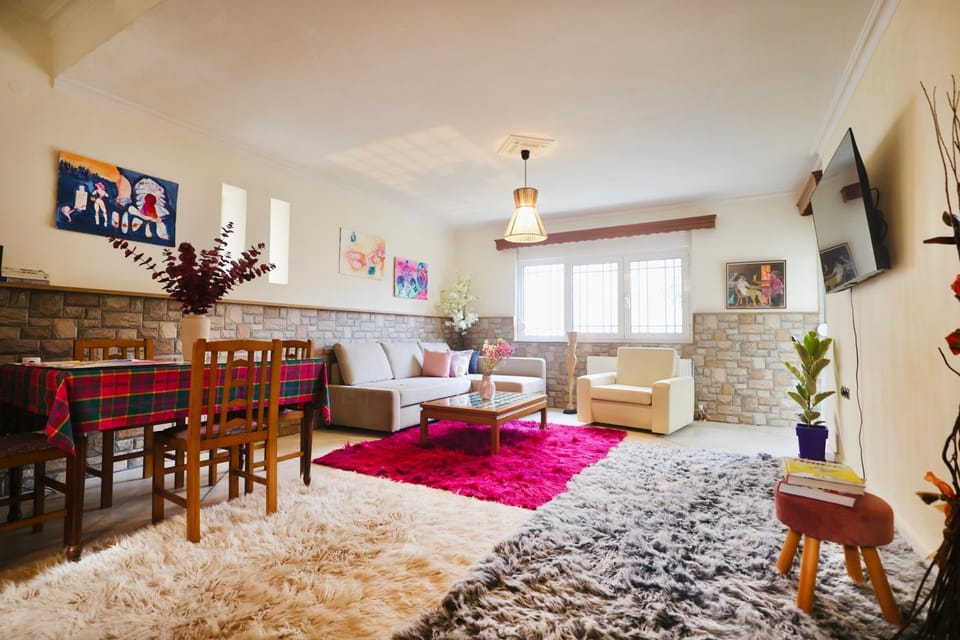 Cozy tricolor 2 bdr apt with gym & parking Apartment in Ioannina