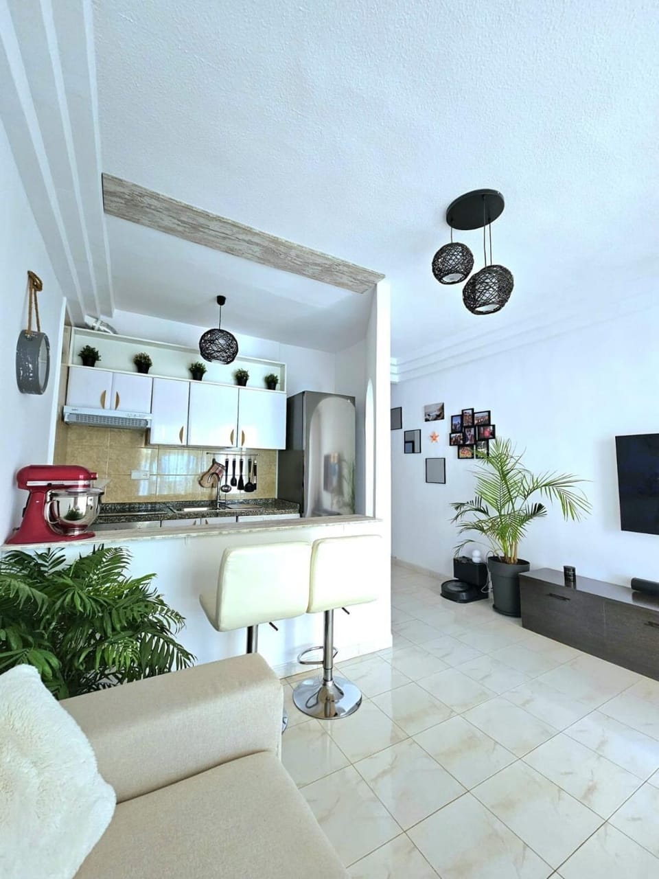 Kitchen or kitchenette, Living room, Seating area