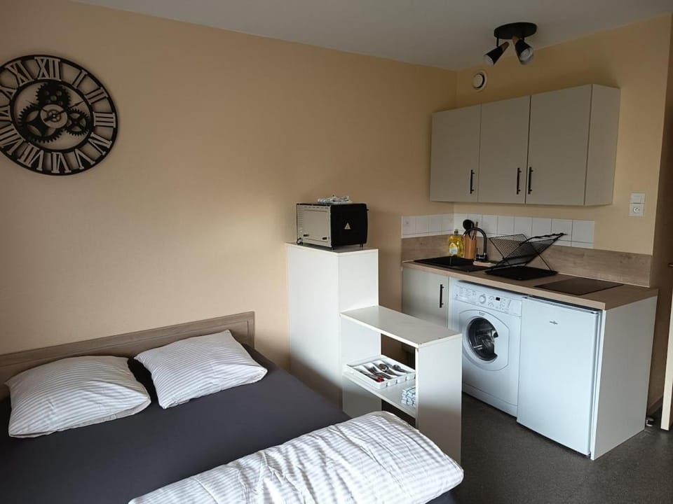 Grand Studio 4 couchages proche Université et CHU Apartment in Le Mans