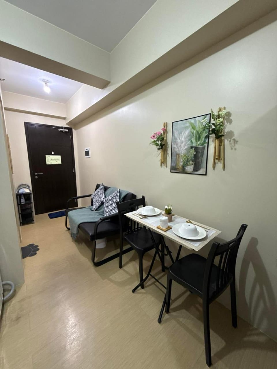Seating area, Dining area
