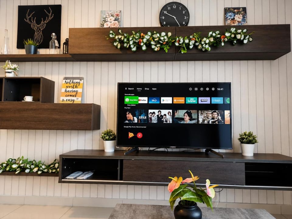 The Cozy Haven Studios at Trefoil Setia Alam Apartment in Selangor, Malaysia