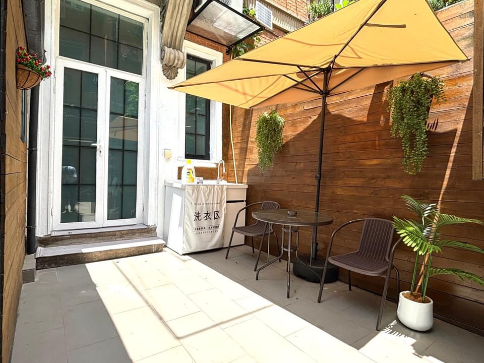 Inner courtyard view