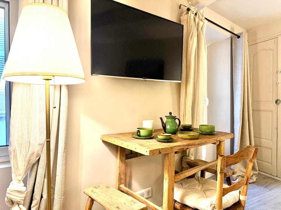 TV and multimedia, Dining area