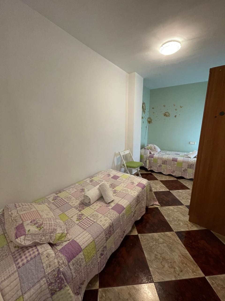 Bed, Photo of the whole room