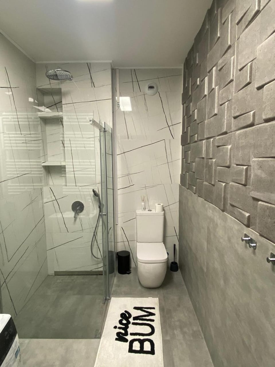 Montana Easy Stay Center Apartment in Wroclaw