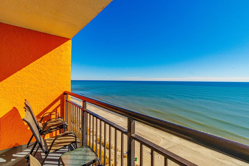 Elegant Oceanfront King Suite with Electric Fireplace-Landmark 1430 House in Myrtle Beach