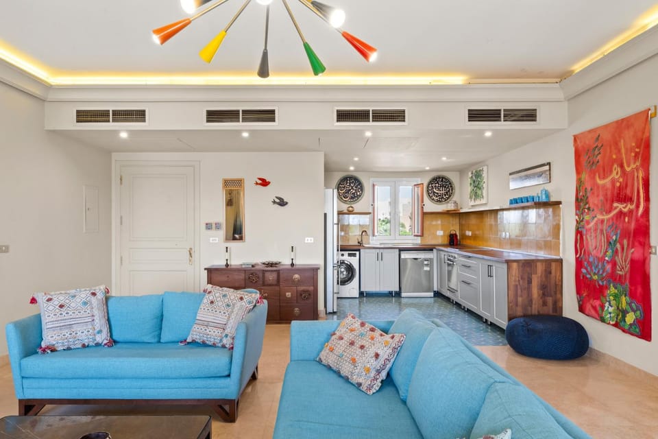 Kitchen or kitchenette, Living room, Seating area