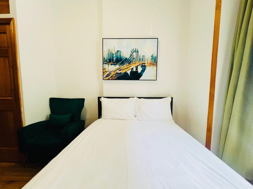 The Kensington on 44th Apartment in Midtown