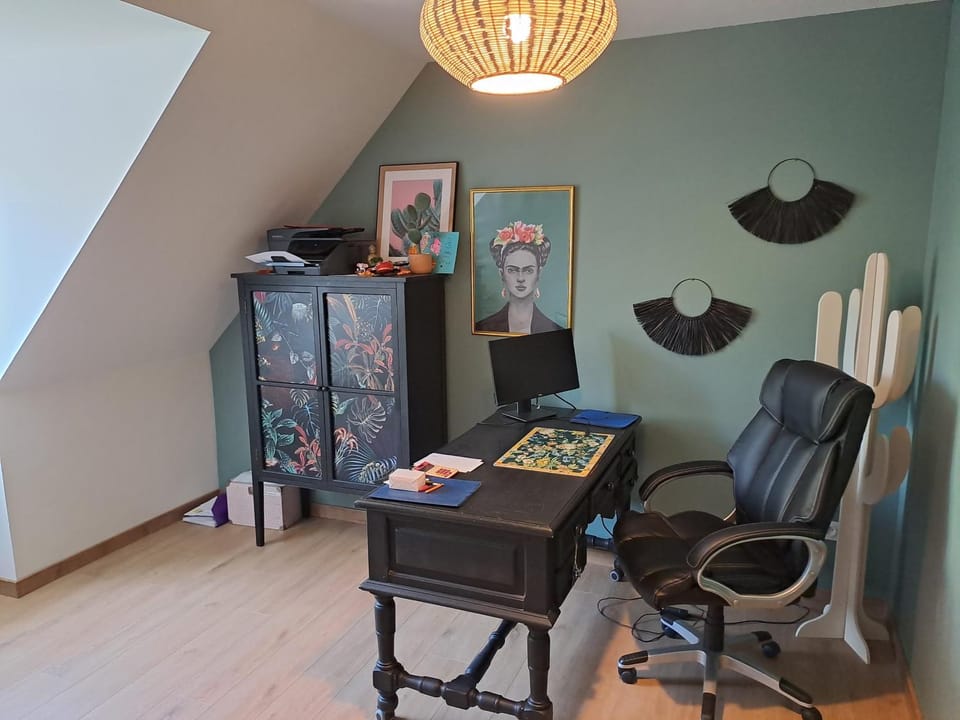 Maison rénovée avec jardin 2 chambres 2 SDB proche centre 135M Villa in Le Mans