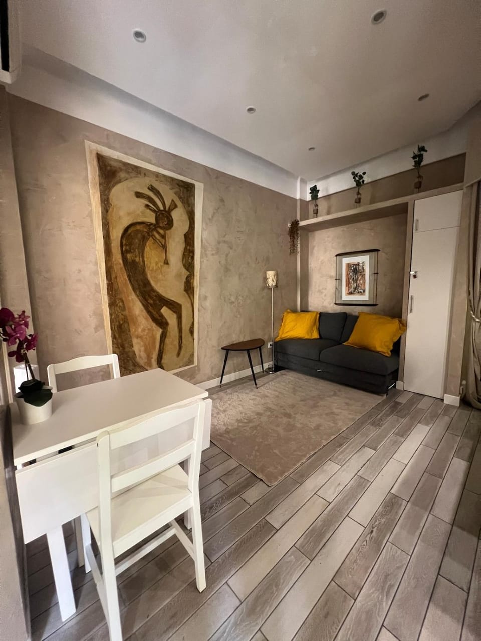 Living room, Dining area