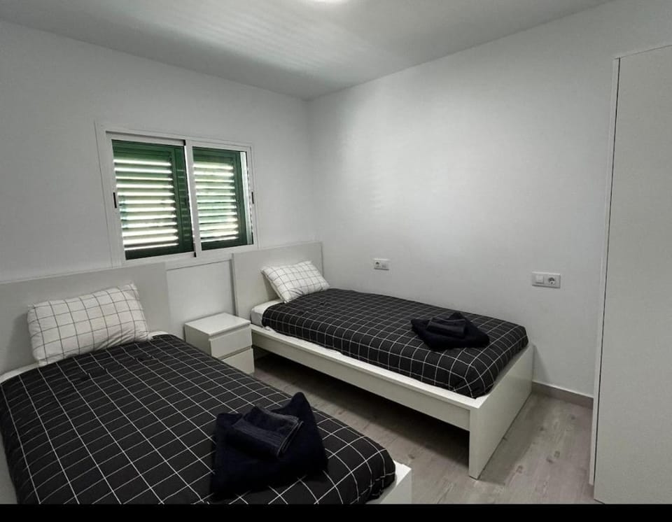 Beach life only 5 minutes away and Heated pool Apartment in Maspalomas
