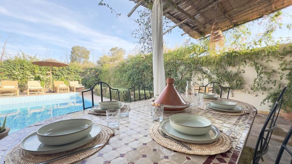 Villa Bella Marrakech avec piscine sans vis-à-vis 9 min du centre House in Marrakesh