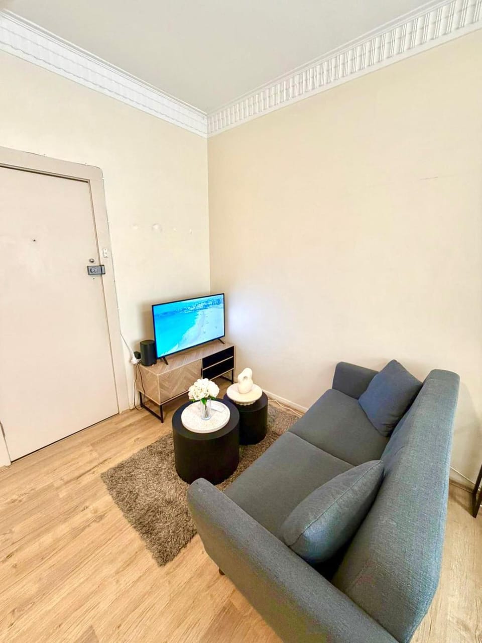 Beachfront Escape Studio - 10sec From The Beach Apartment in Sydney