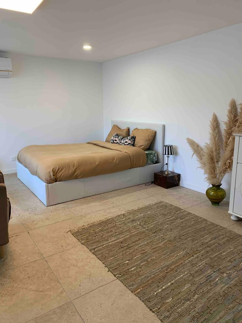 Grand studio cosy avec terrasse Apartment in Joué-lès-Tours