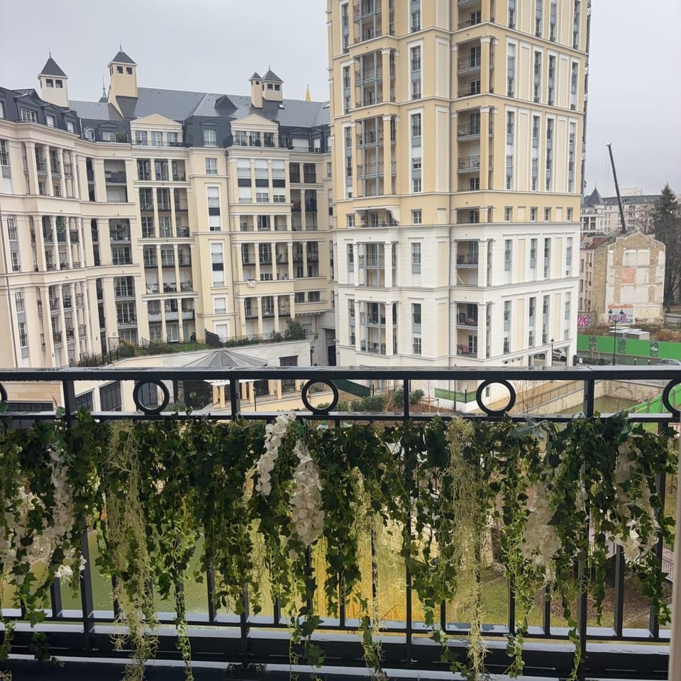 Property building, Balcony/Terrace