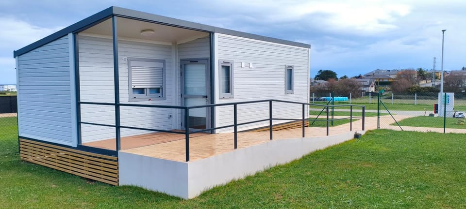Facade/entrance, Facility for disabled guests, acessibility