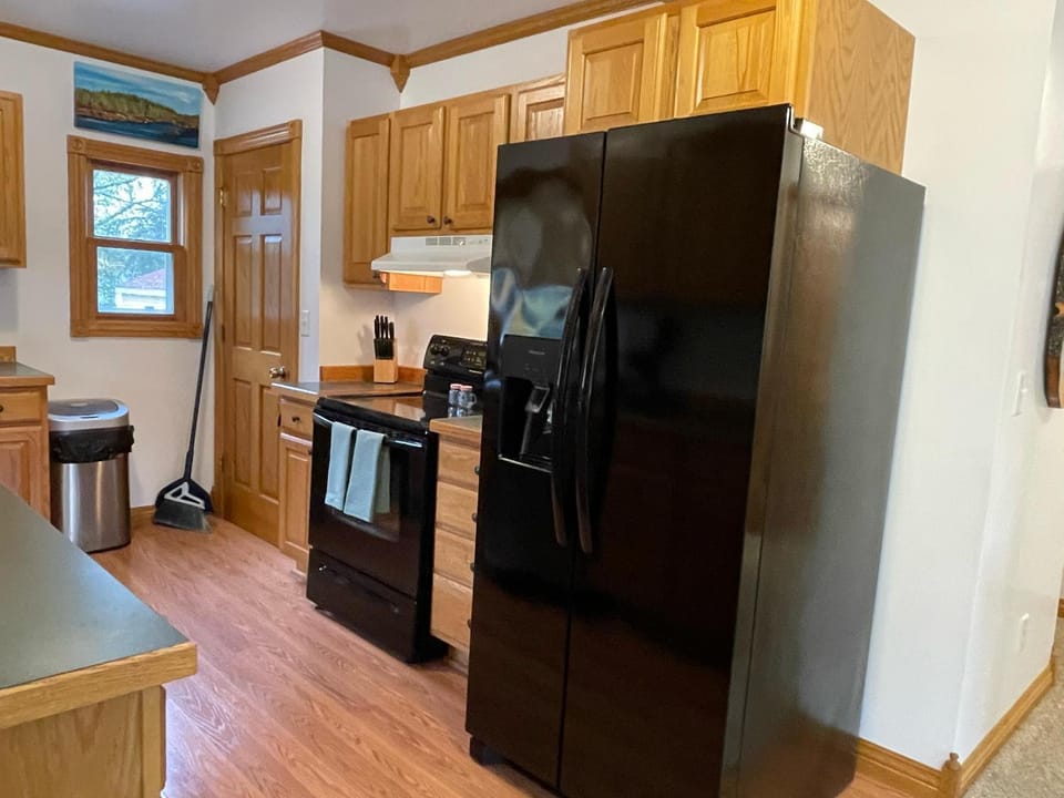 Kitchen or kitchenette, stove, kitchen