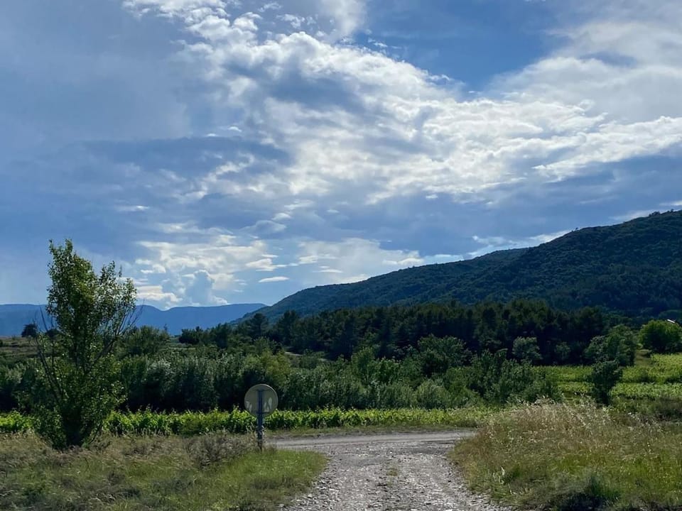 Studio au calme avec terrasse Apartment in Provence-Alpes-Côte d'Azur