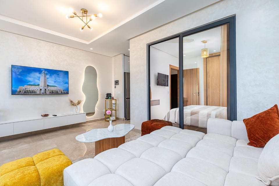 Modern Comfortable Apartment - Corniche Hassan II Apartment in Casablanca