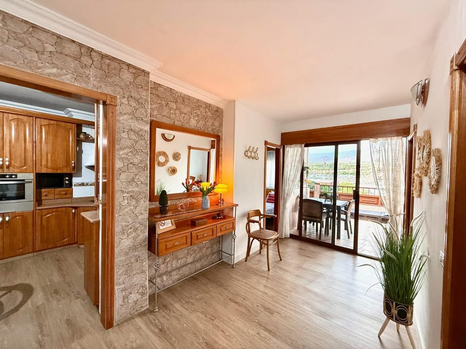 Ohana Ático Avenida Chayofita Apartment in Los Cristianos