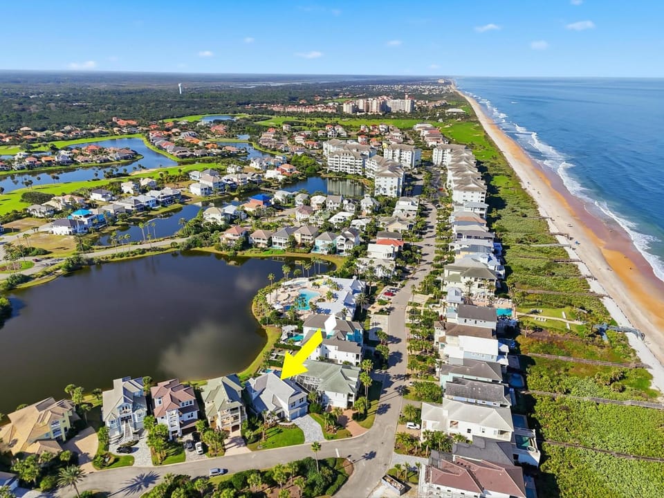 Property building, Bird's eye view, View (from property/room), Lake view, Landmark view, Sea view