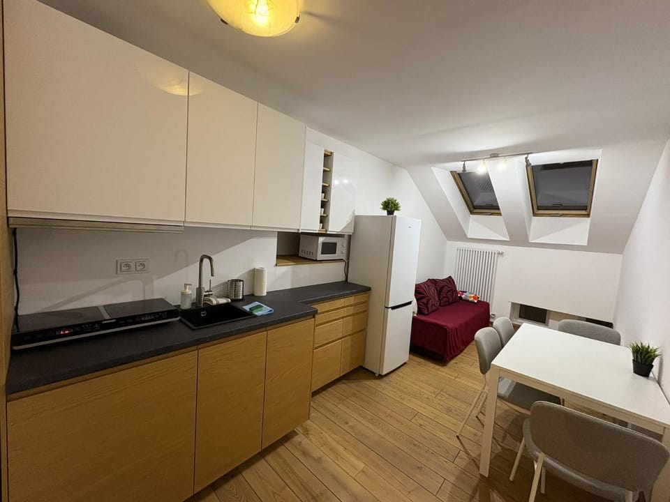 TV and multimedia, Kitchen or kitchenette, Living room, Seating area, Dining area, oven, pet friendly, stove