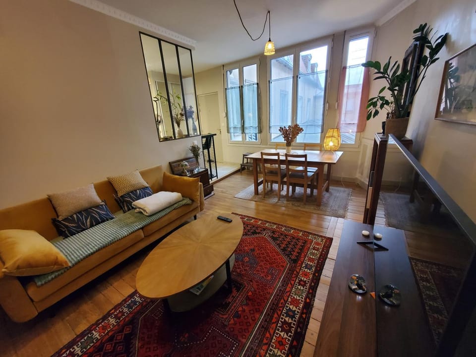 Communal lounge/ TV room, TV and multimedia, Living room, Seating area