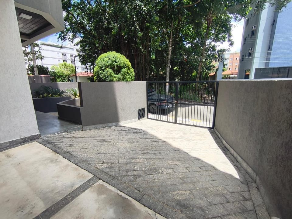 Property building, Facade/entrance, Facility for disabled guests, Parking