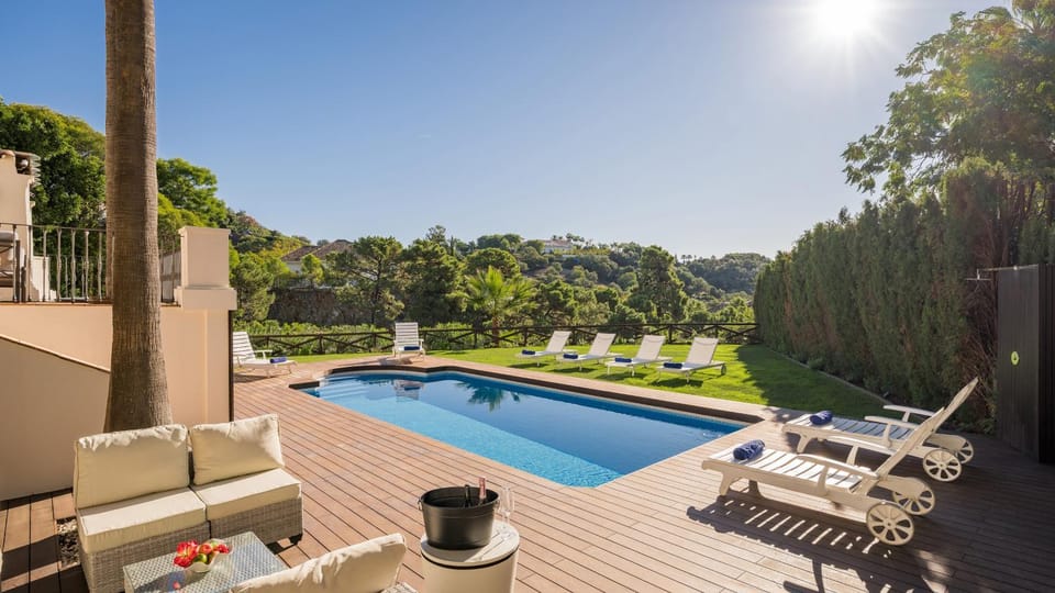 Day, Swimming pool, sunbed