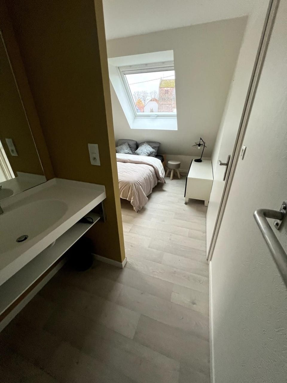 Photo of the whole room