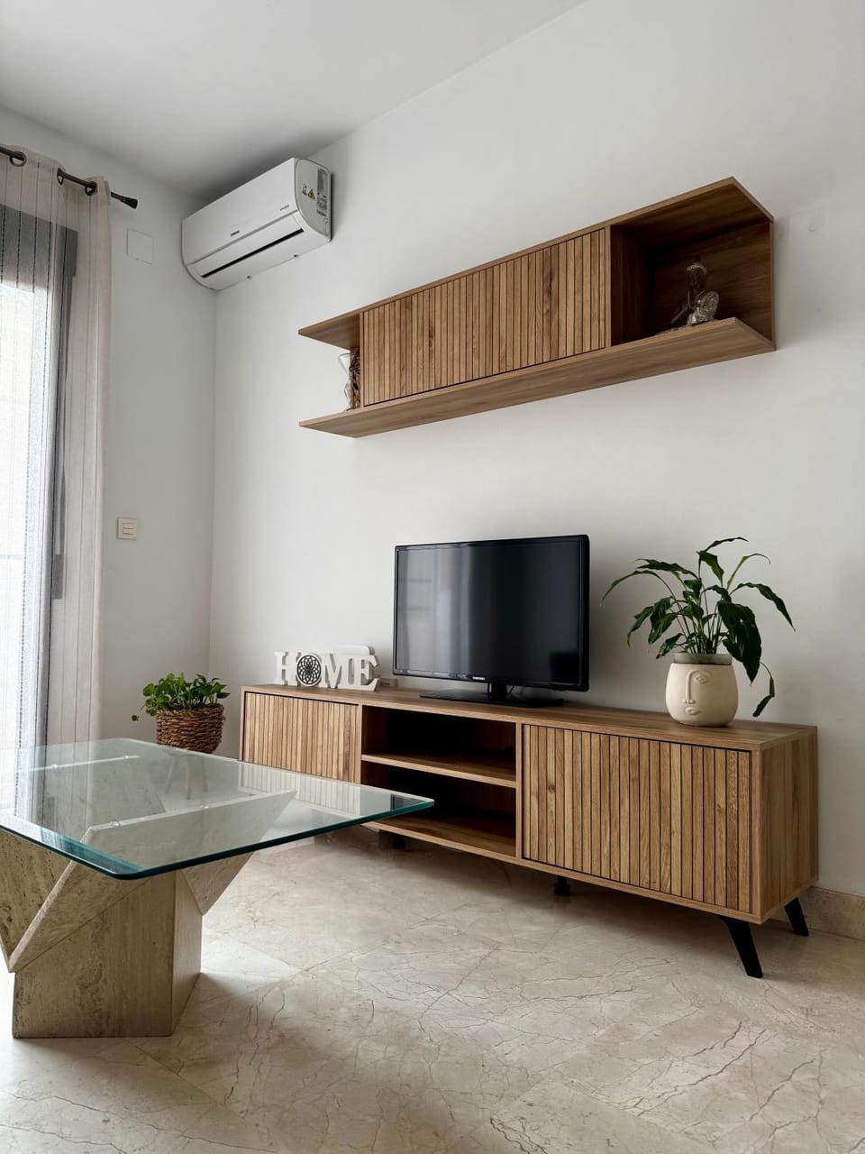 Communal lounge/ TV room, TV and multimedia, Evening entertainment, air conditioner