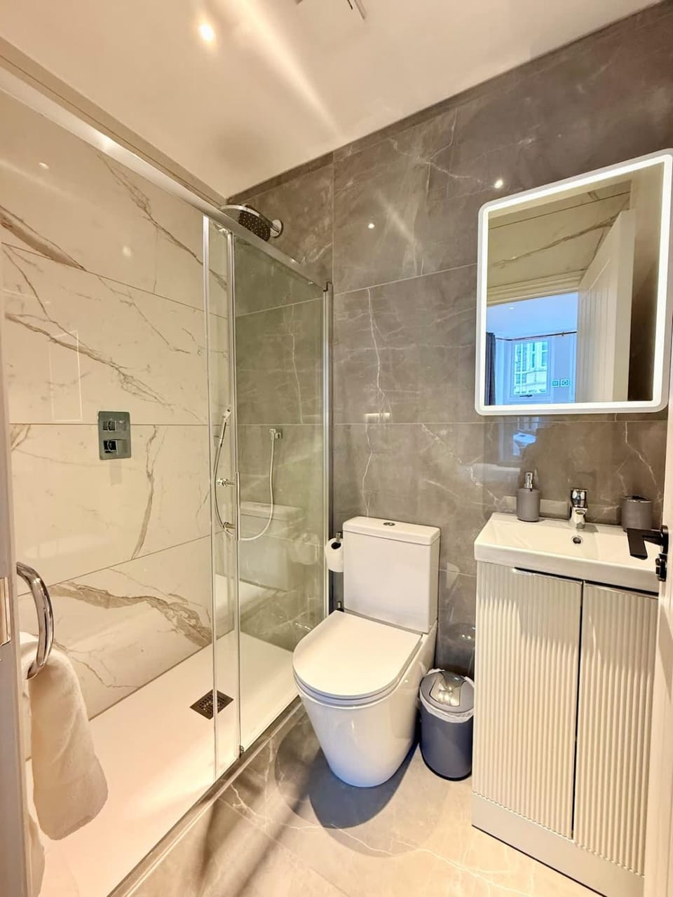 Stunning Ground floor Flat with Garden Apartment in Bristol