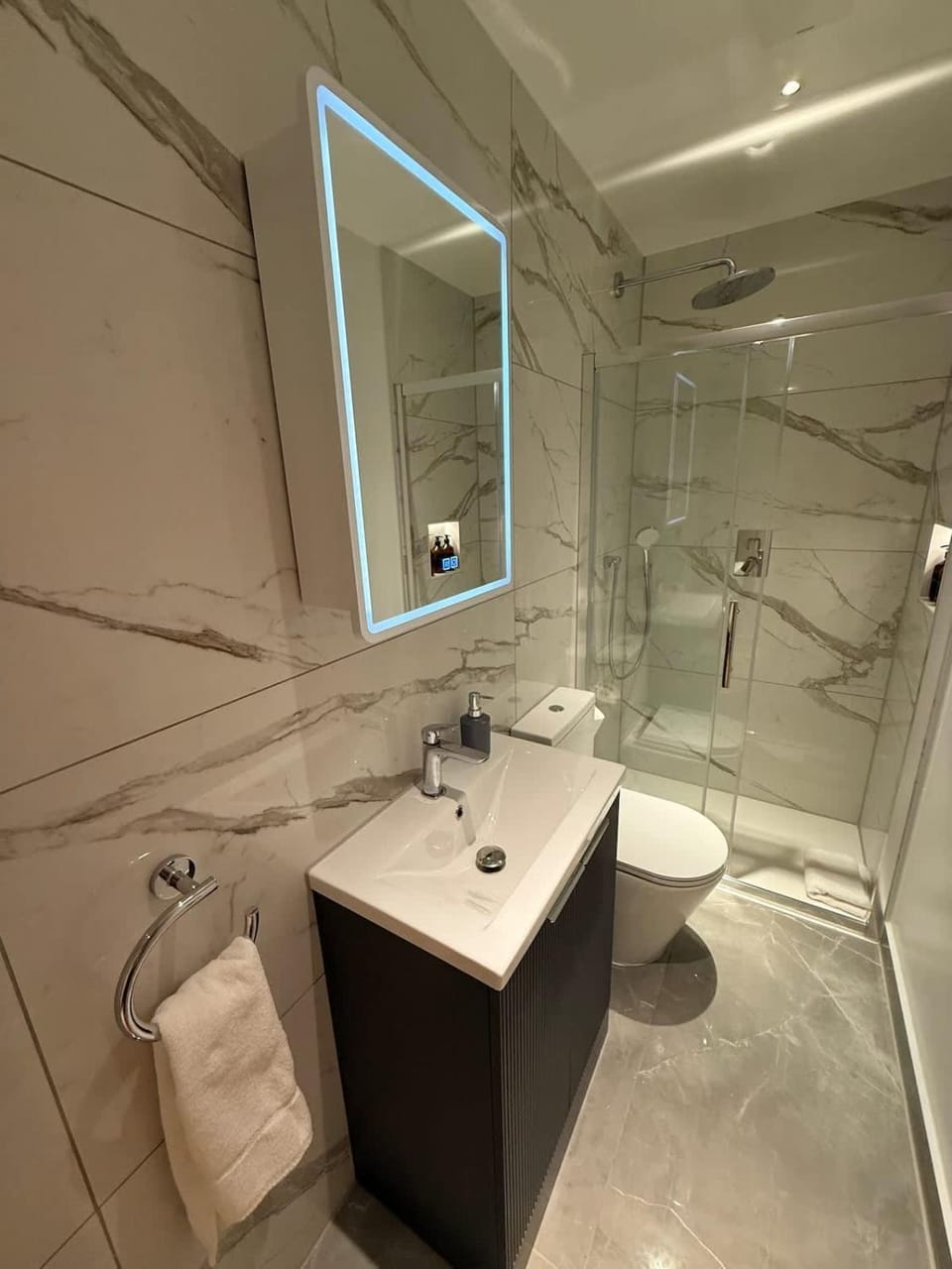 Stunning Ground floor Flat with Garden Apartment in Bristol
