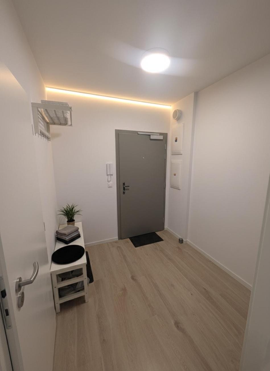 Bratislava, SADBA Family Apartment, Balcony, Free Parking, Airport 1km, Old Town 8km Apartment in Bratislava
