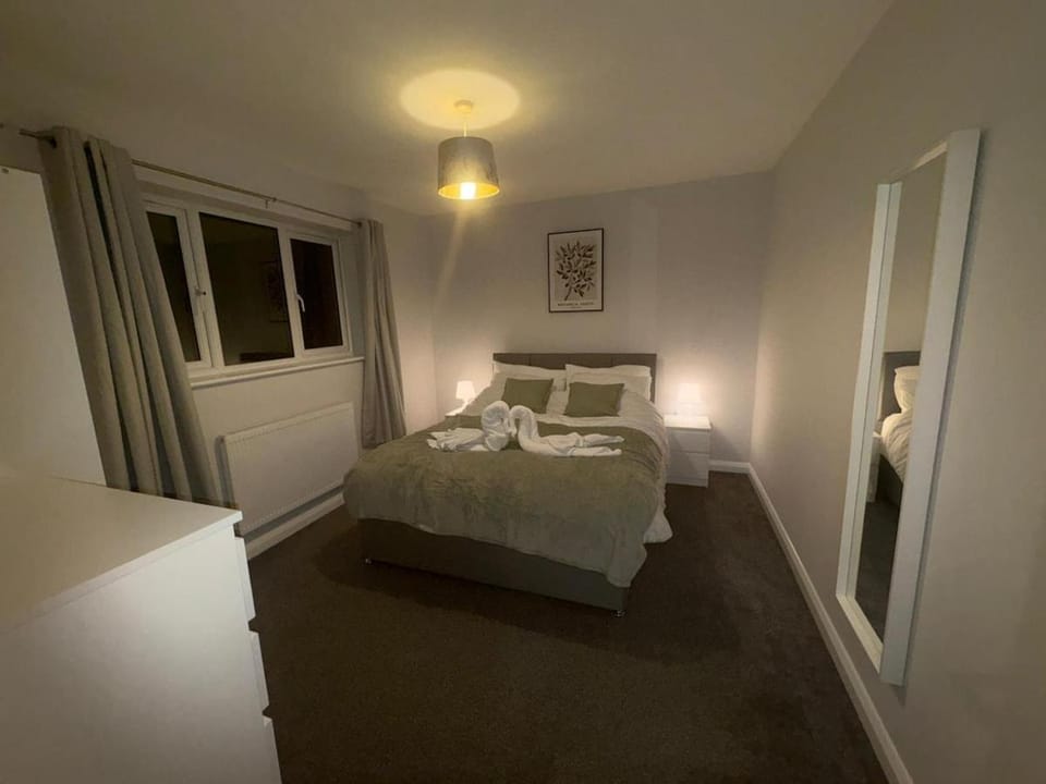 Large 4 bedroom Family let, Contractor, Corporate House in Daventry District