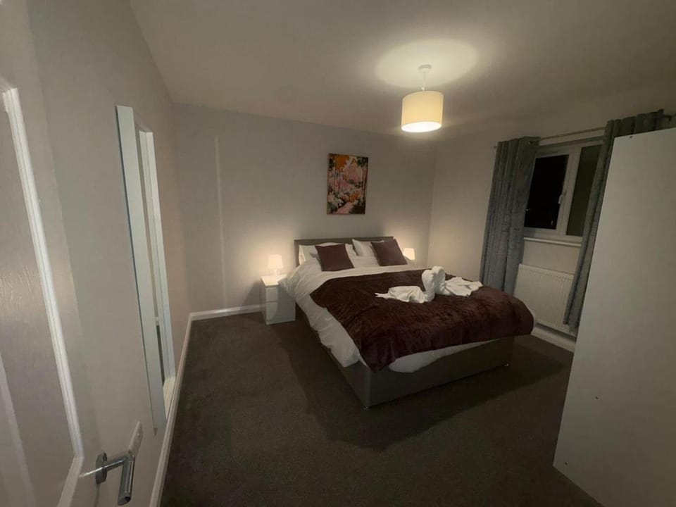 Large 4 bedroom Family let, Contractor, Corporate House in Daventry District