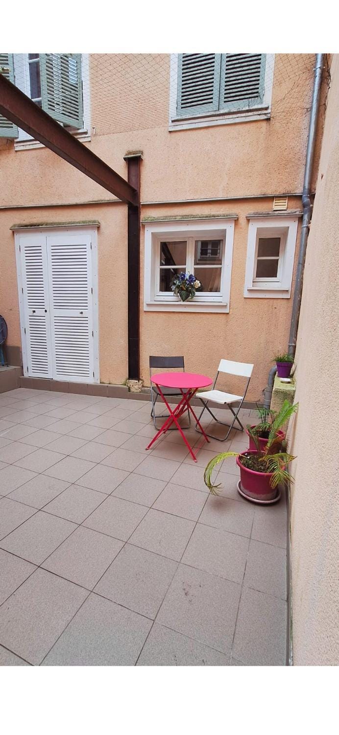 Montagnard RDC Hyper centre Apartment in Chartres
