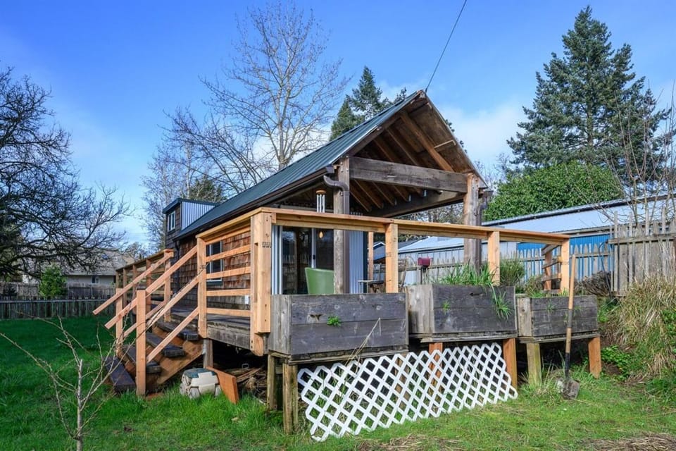 Birdhouse country living close to everything House in Eugene