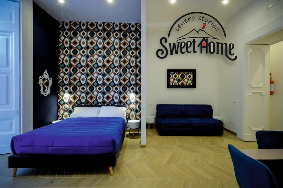 Photo of the whole room, Logo/Certificate/Sign