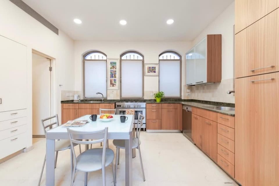 Sweet Luxury Home - City Centre House in Jerusalem