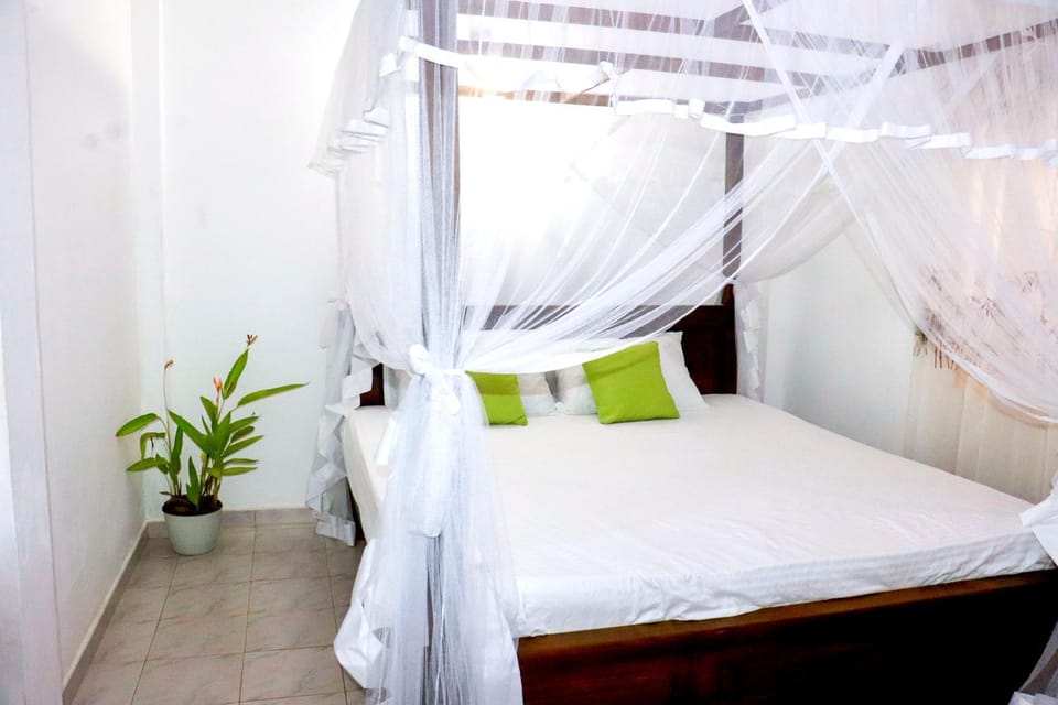 Bed, Bedroom, air conditioner