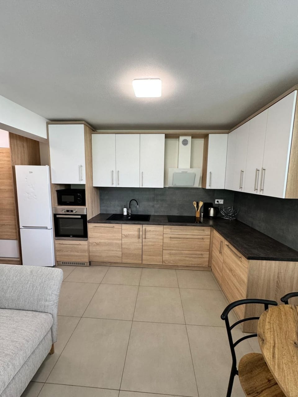 Kitchen or kitchenette, Dining area, stove