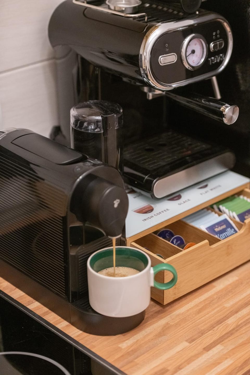 Coffee/tea facilities, Kitchen or kitchenette