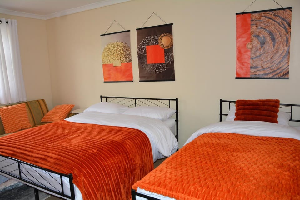 Bed, Seating area, Bedroom