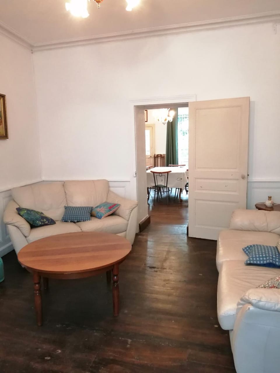 Grande maison de ville avec jardin Valence en Poitou pour 8 à 14 personnes House in Nouvelle-Aquitaine