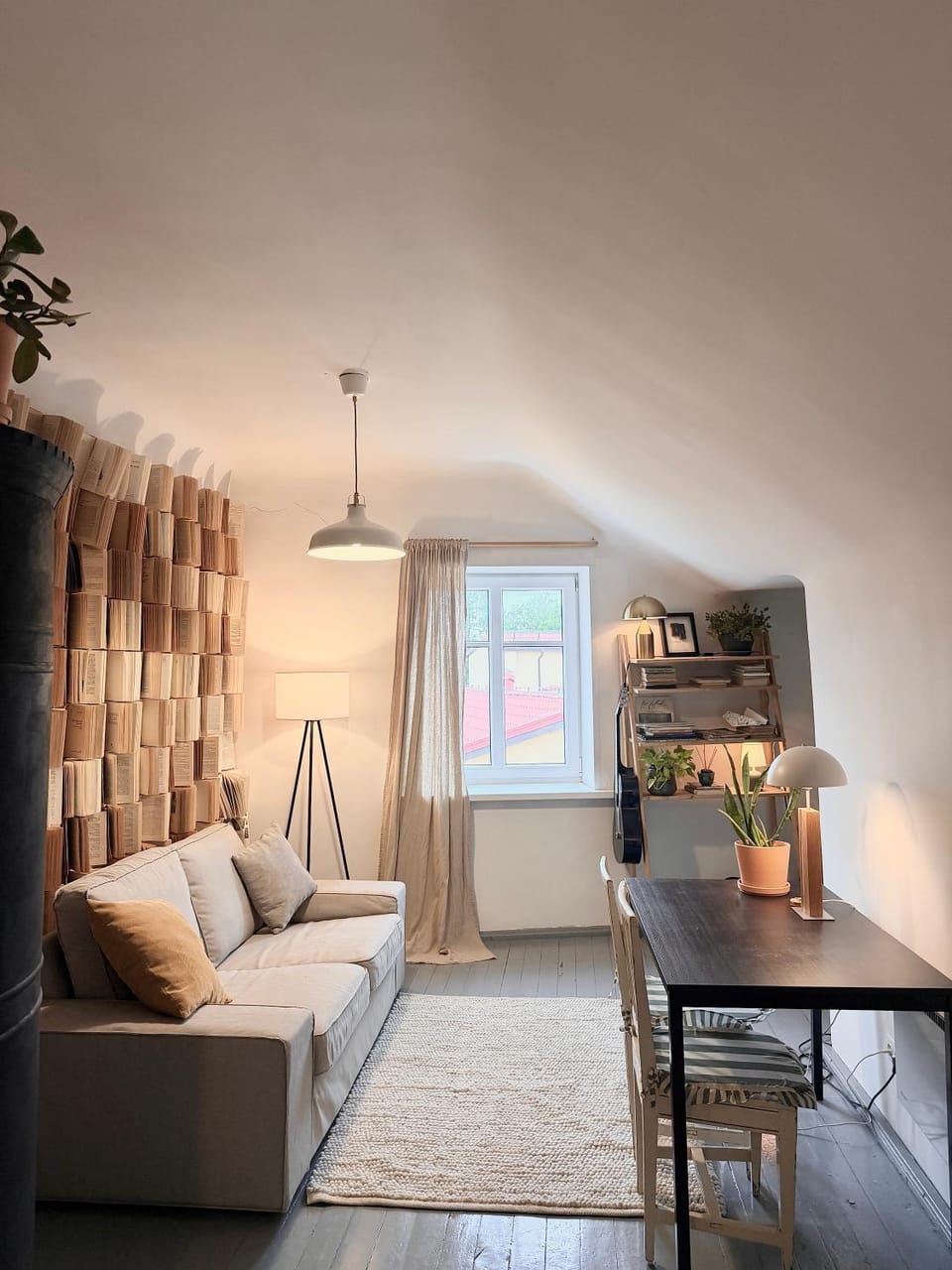 Dzejnieka jumts l Artist Studio in Town Centre l Self Check-in Apartment in Latvia
