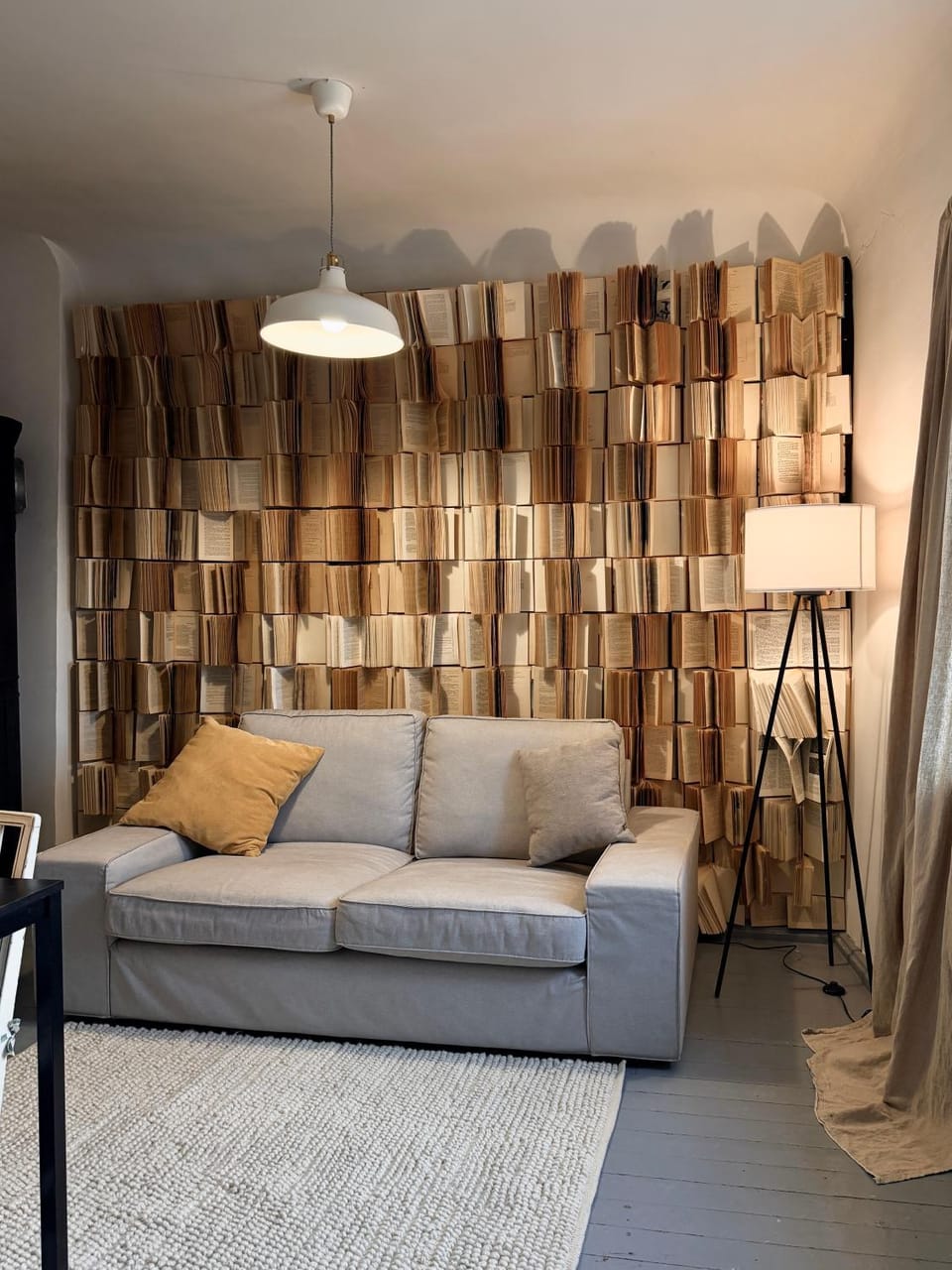 Dzejnieka jumts l Artist Studio in Town Centre l Self Check-in Apartment in Latvia