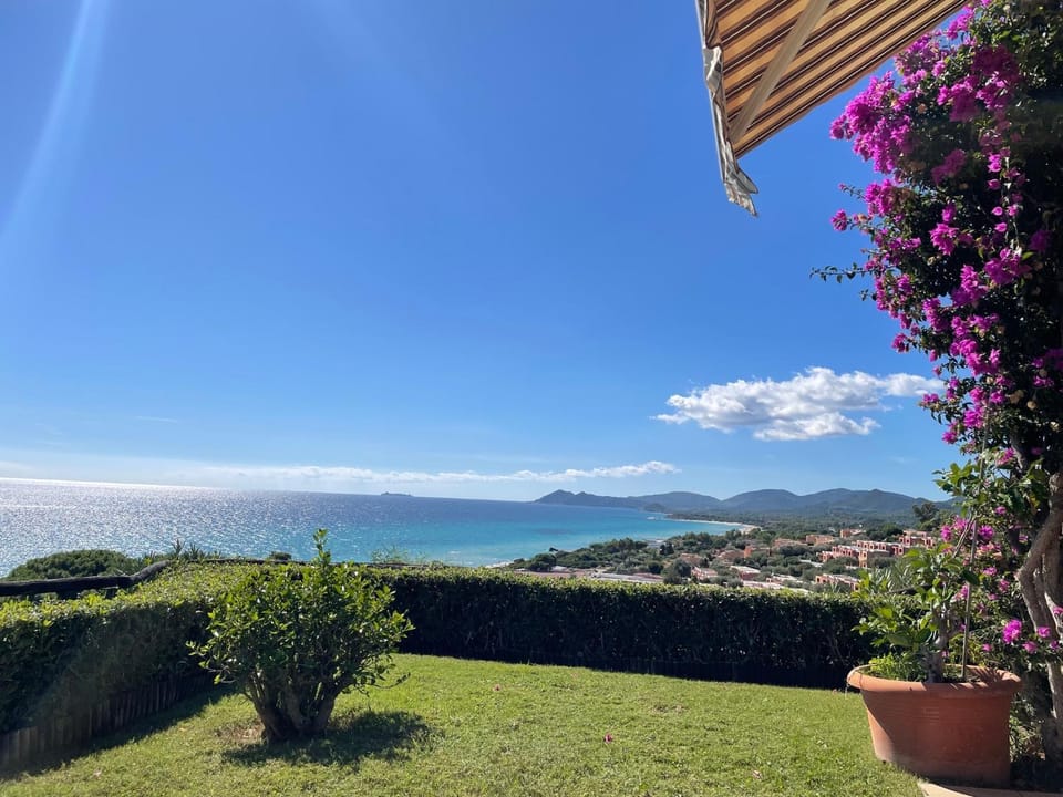 Day, Natural landscape, Garden, Balcony/Terrace, Garden view, Sea view