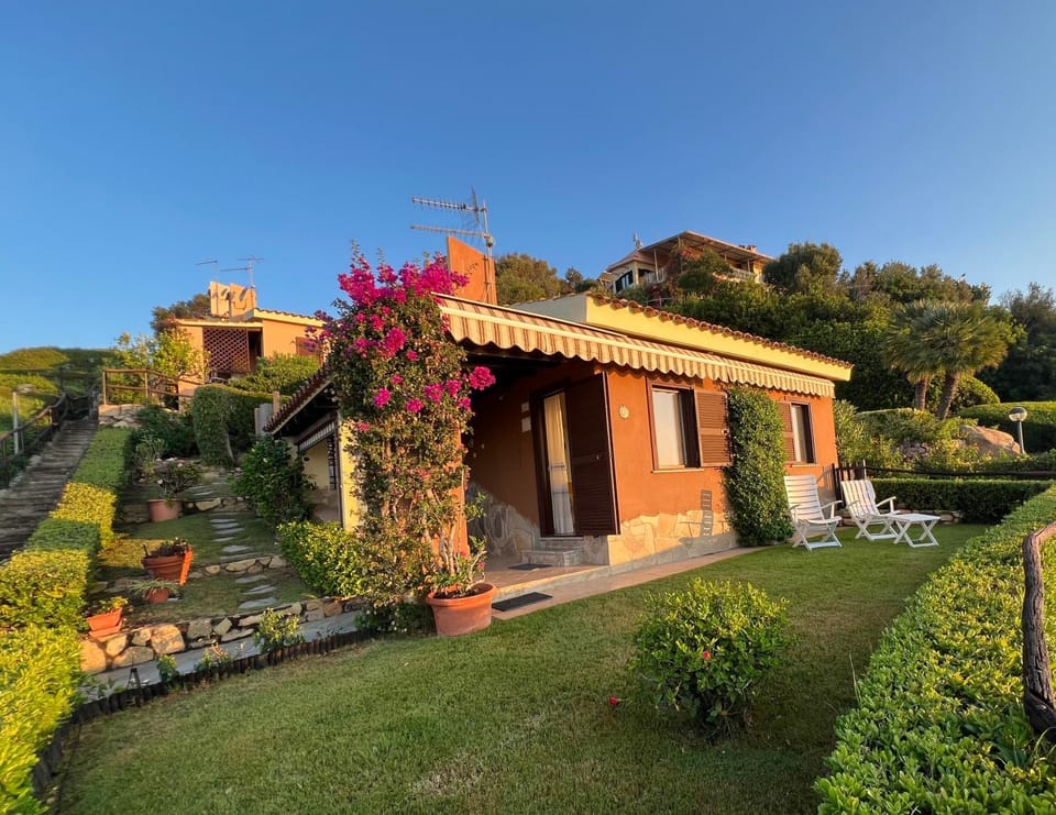 Property building, Garden, Balcony/Terrace, Garden view